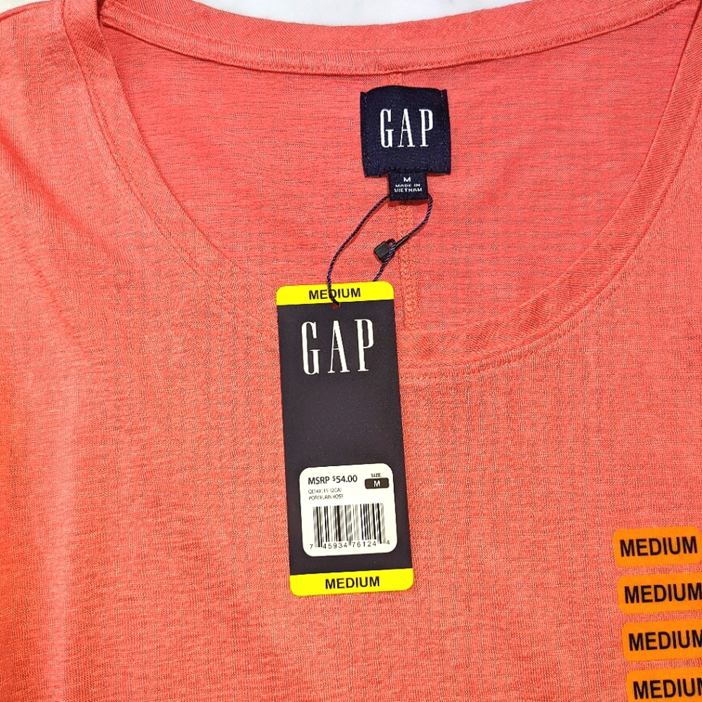 Gap Long Sleeve Tee - Picture 9 of 10